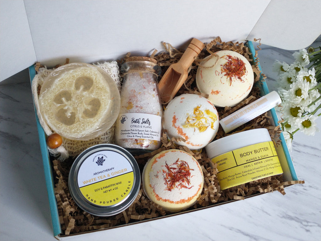 Christmas Gift Box, Holiday Gift Basket, Natural Spa Gift Box for Her, Refreshing Gift Box, Aromatherapy Gift for Friend, Birthday Gift