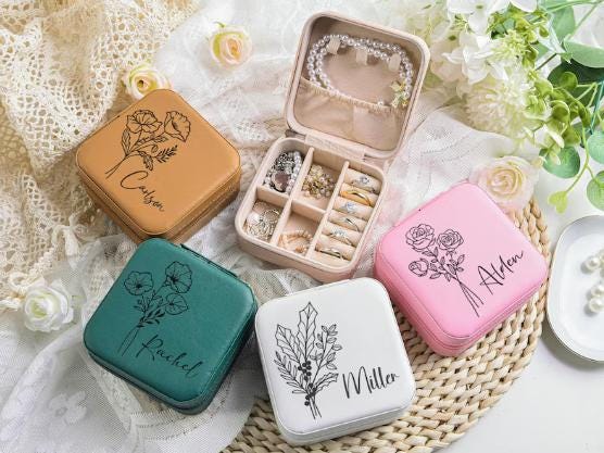 Custom Jewelry Case, Birth Flower Jewelry Travel Case, Birth Month Flower Gift, Personalized Etched Gift, Birthday Gift, Bridesmaid Gift